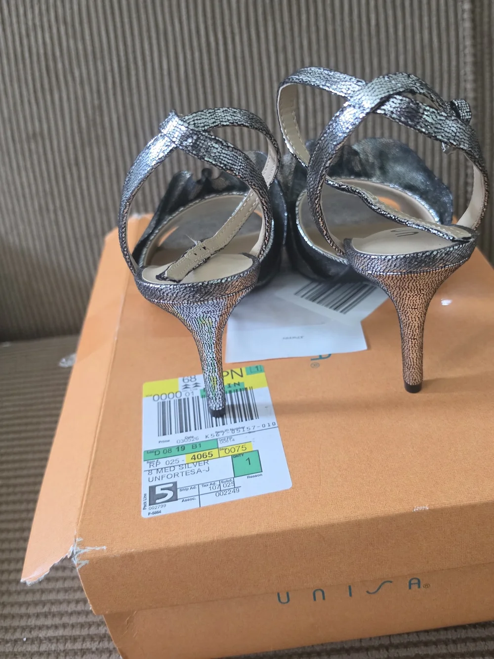 Unisa Unfortesa-J Metallic Silver Heeled Sandals - Size 8M (NIB)